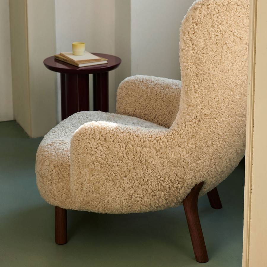&Tradition - Petra Lenestol + Puff Sheepskin Moonlight